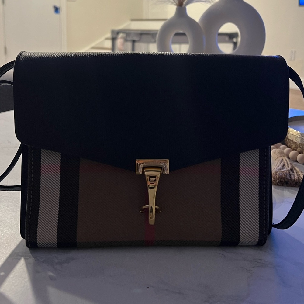 Brand new Burberry bag - Picture 1 of 9
